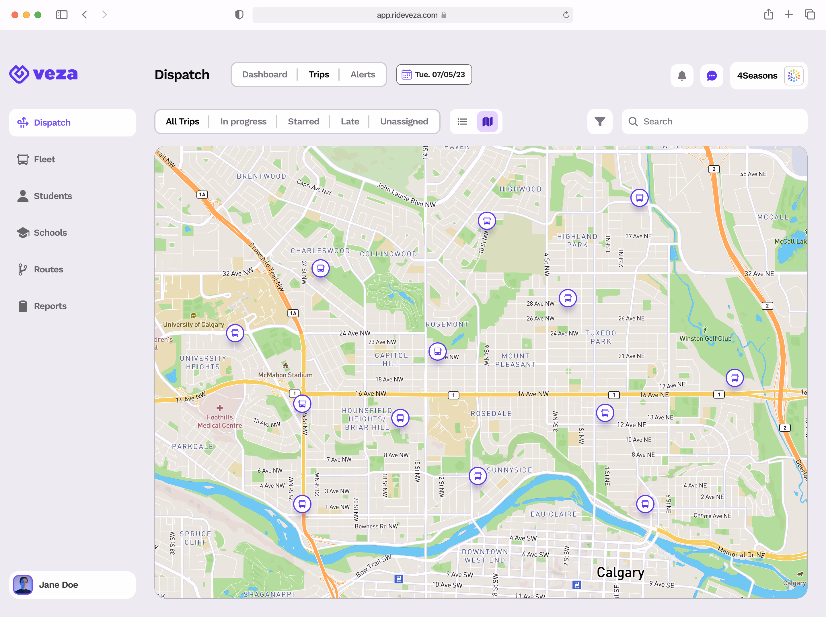 The Veza dispatcher dashboard showing routes, runs and real-time updates